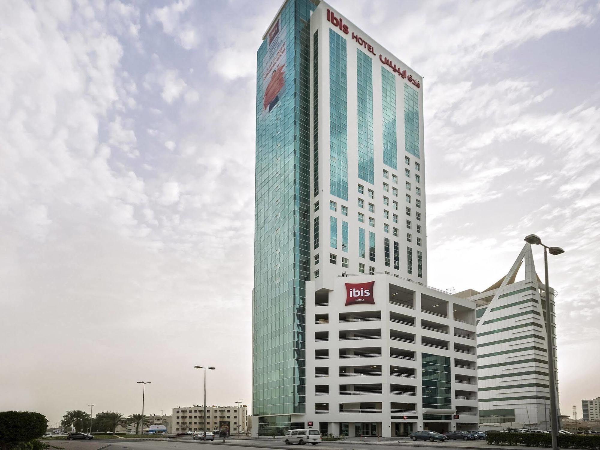 Ibis Seef 4*